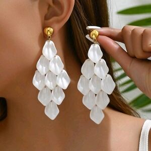 FASHION EARINGS